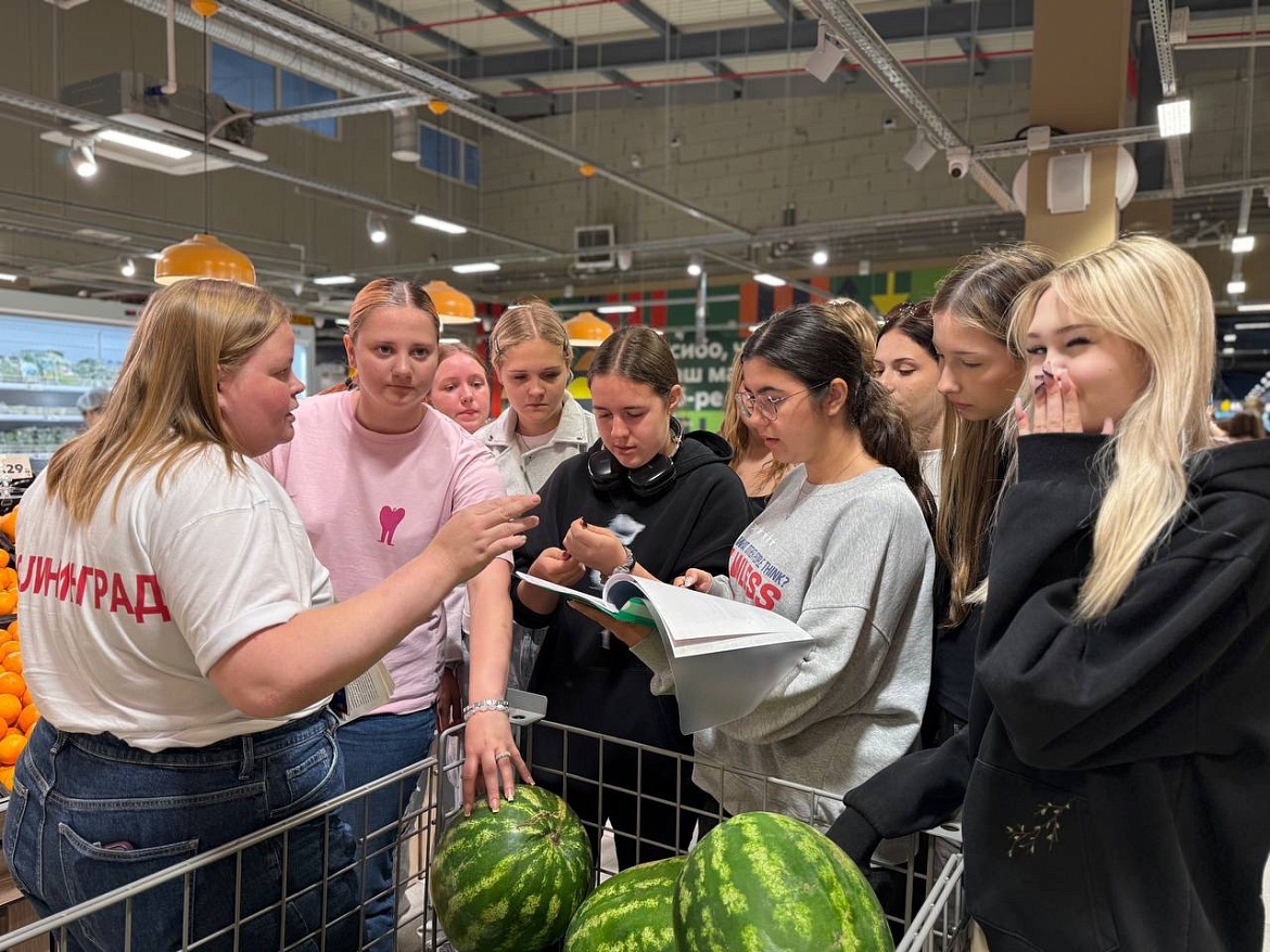 Профориентационная экскурсия в логистический центр "Пятерочки"!