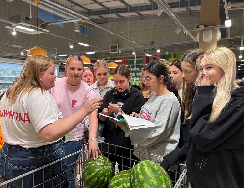 Профориентационная экскурсия в логистический центр "Пятерочки"!