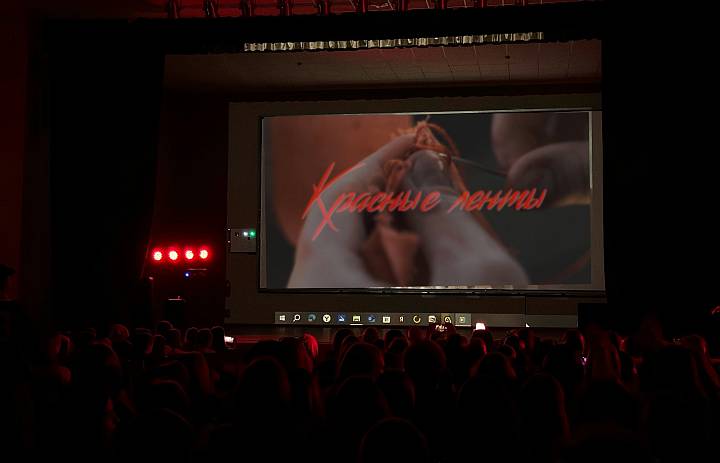 Просмотр фильма "Красные ленты"